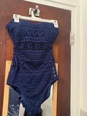 Cute, Strapless Navy Blue Swimsuit
